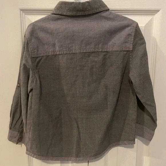 Button down - Picture 2 of 3